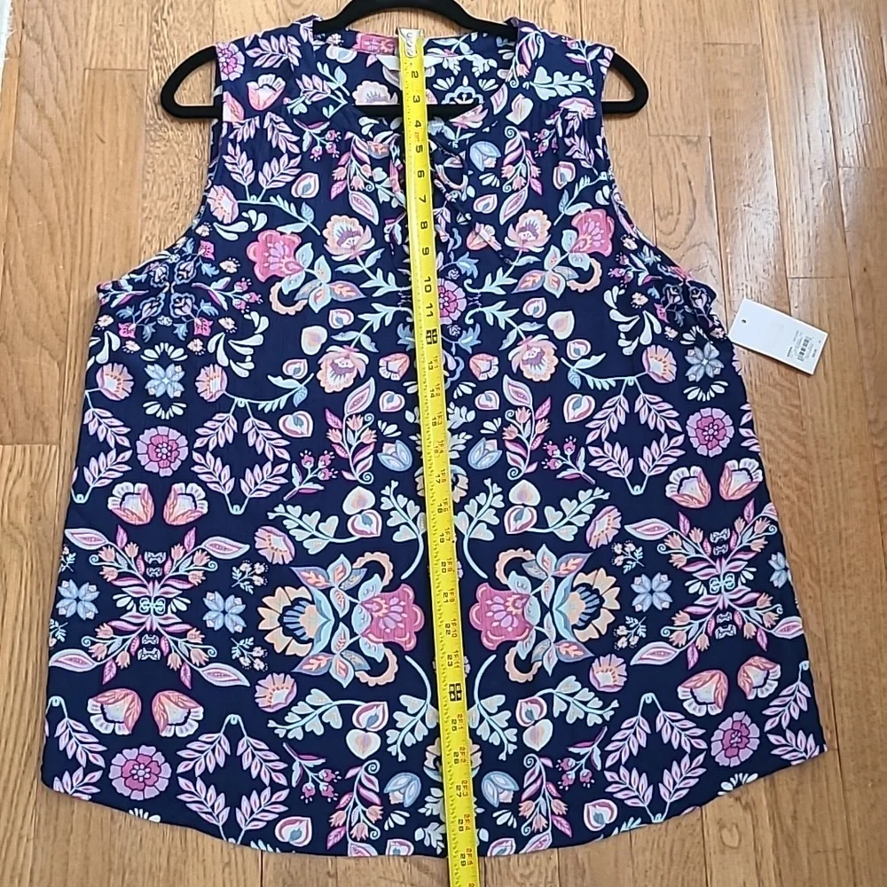 CROFT AND BARROW WOMENS BLUE AND PINK FLORAL SLEEVELESS SUMMER TOP SIZE LARGE - Picture 10 of 15